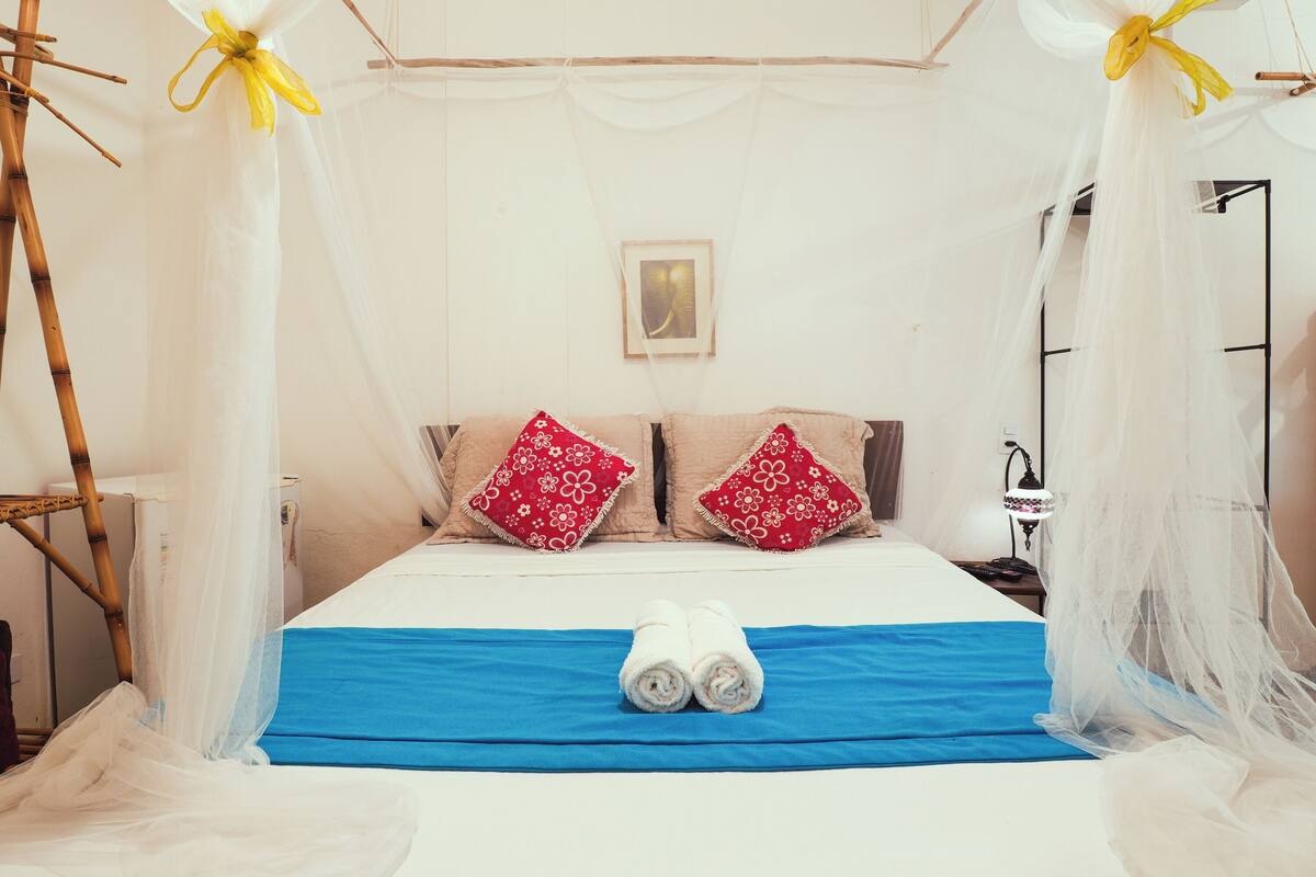 1 bedroom, free WiFi, bed sheets