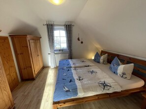 2 dormitorios, tabla de planchar con plancha, wifi gratis y ropa de cama