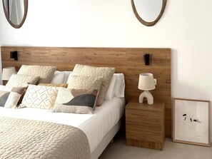 2 bedrooms, iron/ironing board, internet, bed sheets