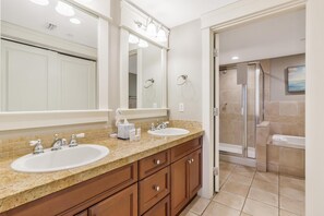 Hair dryer, towels - Ninth floor Grand Sandestin 3BR & 3BA condo with Bay views at Sandestin Golf & Beach Resort! (Miramar Beach)