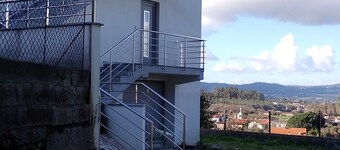 Accommodation in house with shared pool, 10mn from Braga. Weekly rental