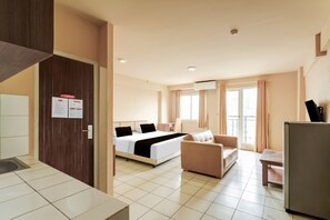 Deluxe Double Room | Meja, Wi-fi percuma, cadar katil 