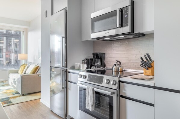 Fridge, microwave, oven, stovetop