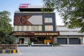 Front of property - Hotel Diamond Villa, Amritsar (Amritsar)