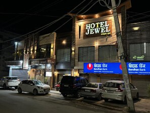 Front of property - Goroomgo Jewel Pathankot (Pathankot)