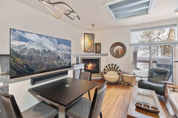 Interior - Remodeled Luxury Condo - Skii in Skii out (Telluride)