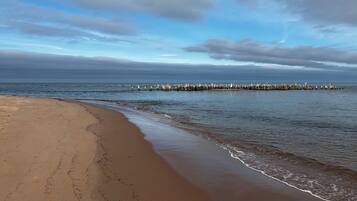 Am Strand, Liegestühle, Strandtücher