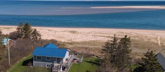 Plover Dunes: Modern, family/golf beachfront retreat on breathtaking P.E.I.