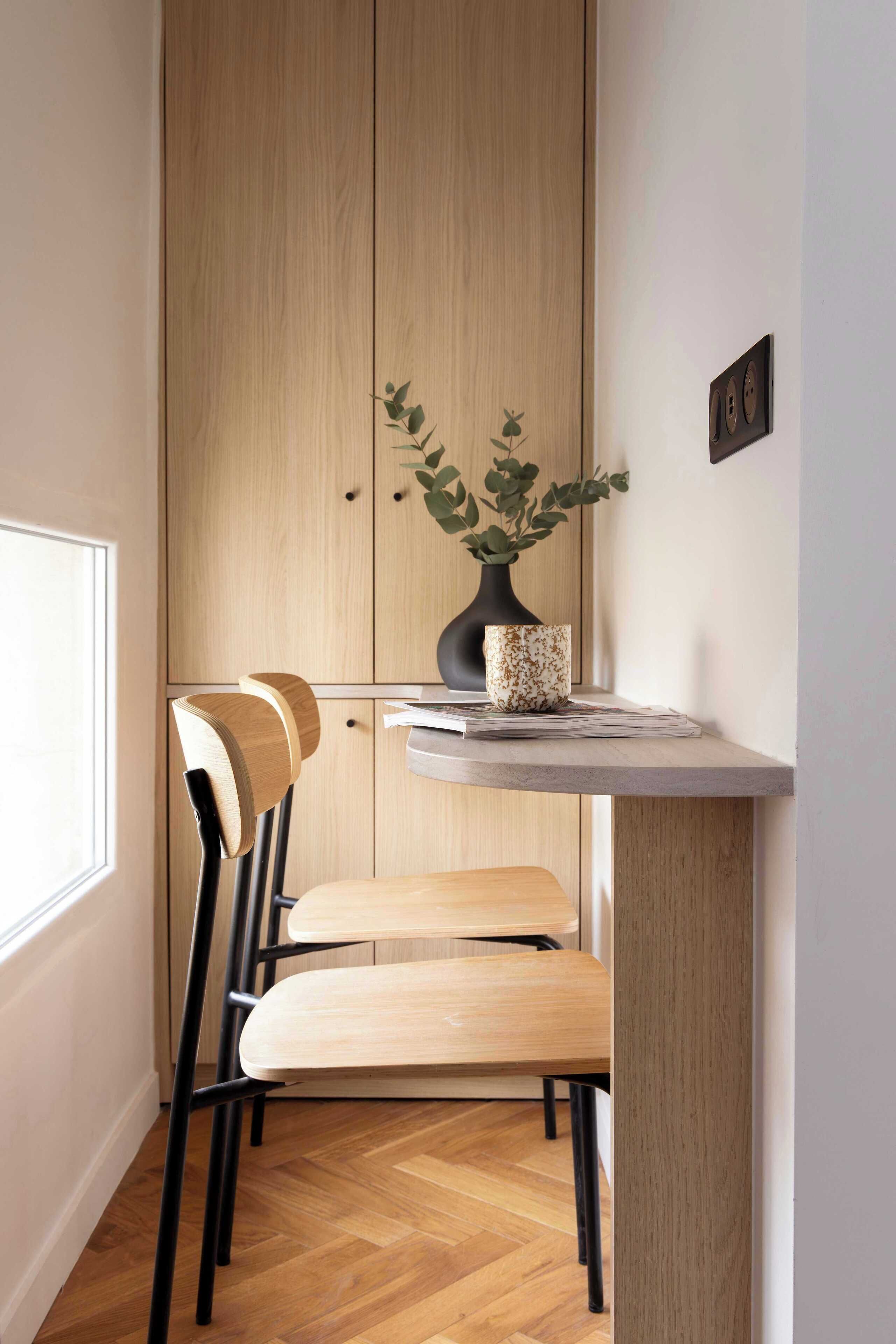 60 インチのテレビ (デジタル放送視聴可)