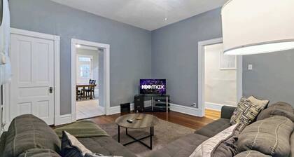 Spacious 2BR w/ Fenced Yard, Office & Fast Wi-Fi, Downtown STL
