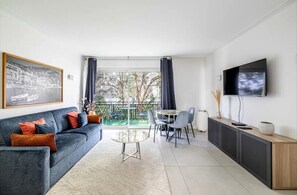 TV - ZIBI (Cannes)