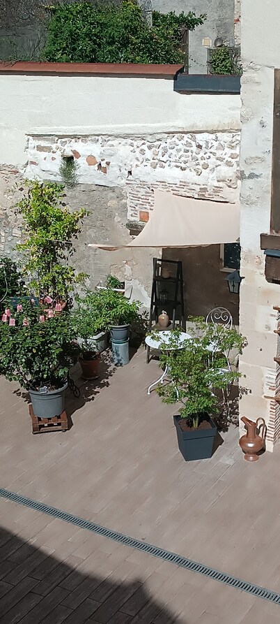 In the heart of Sancerre, on a square with a thousand years of history