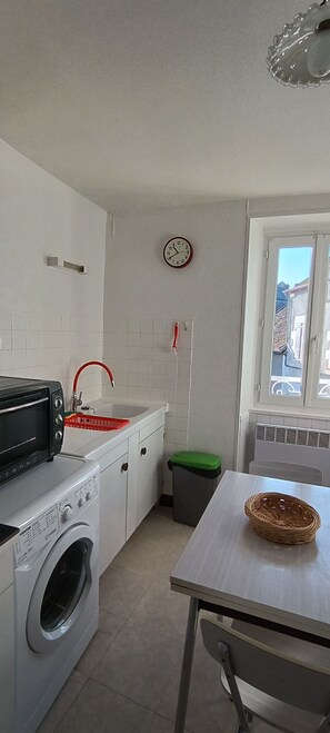 Mikrobølgeovn, ovn og kokeplater