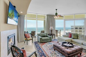 TV connectée, cheminée, lecteur de DVD