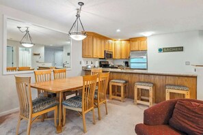 Dining - Mountain Escape 3 BR Condo at Okemo w/ Fireplace (Ludlow)