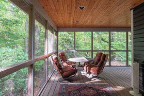 Interior - Historic cabin on 14 acres in the mountains of western NC, Wi-Fi & W-D (Burnsville)