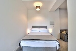 1 bedroom, iron/ironing board, Internet, bed sheets
