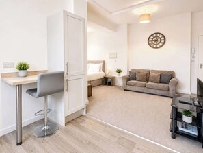 TV - Modern new redeveloped studio Apartment in Clacton (Essex)
