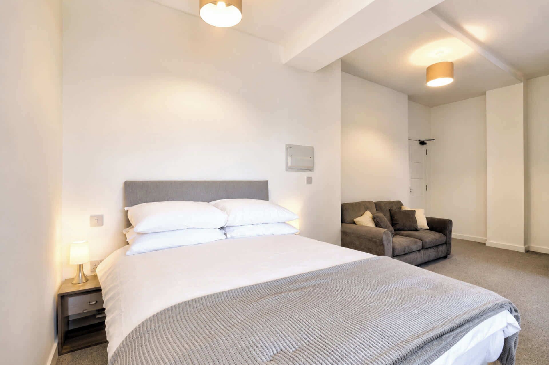 1 bedroom, iron/ironing board, internet, bed sheets