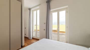Apartament, 2 dormitoris, balcó | 3 dormitoris, wifi gratuïta i roba de llit