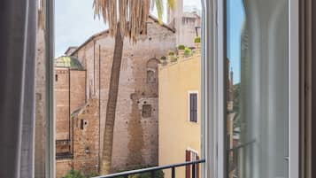 Apartament, 3 dormitoris, balcó | Cuina privada | Frigorífic, placa de cuina i cafetera exprés