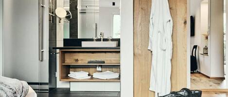 1 bedroom, in-room safe, WiFi