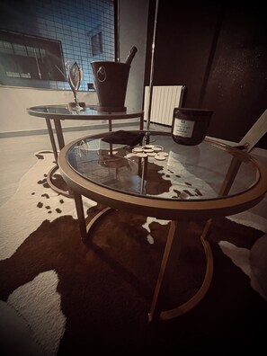 Interior - Secret love room (Chaingy)