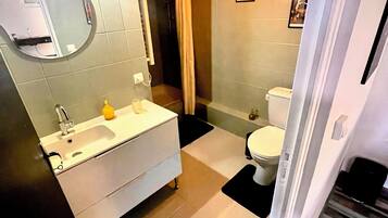 Dusch, hÄrtork, handdukar och tvÄl