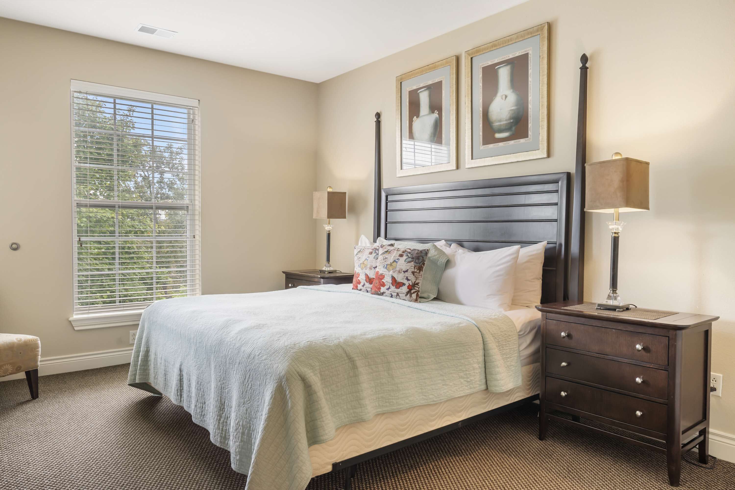 2 bedrooms, travel crib, WiFi