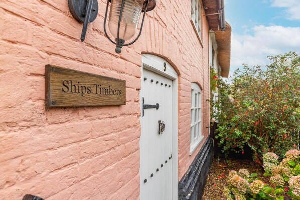 Apartment | 1 bedroom - Host Stay Ships Timbers (Great Yarmouth)