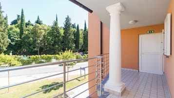 Family Apartment, 2 Bedrooms, Garden View | Terrace/patio