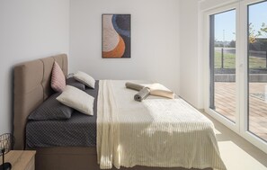 4 bedrooms, travel cot, free WiFi, bed sheets