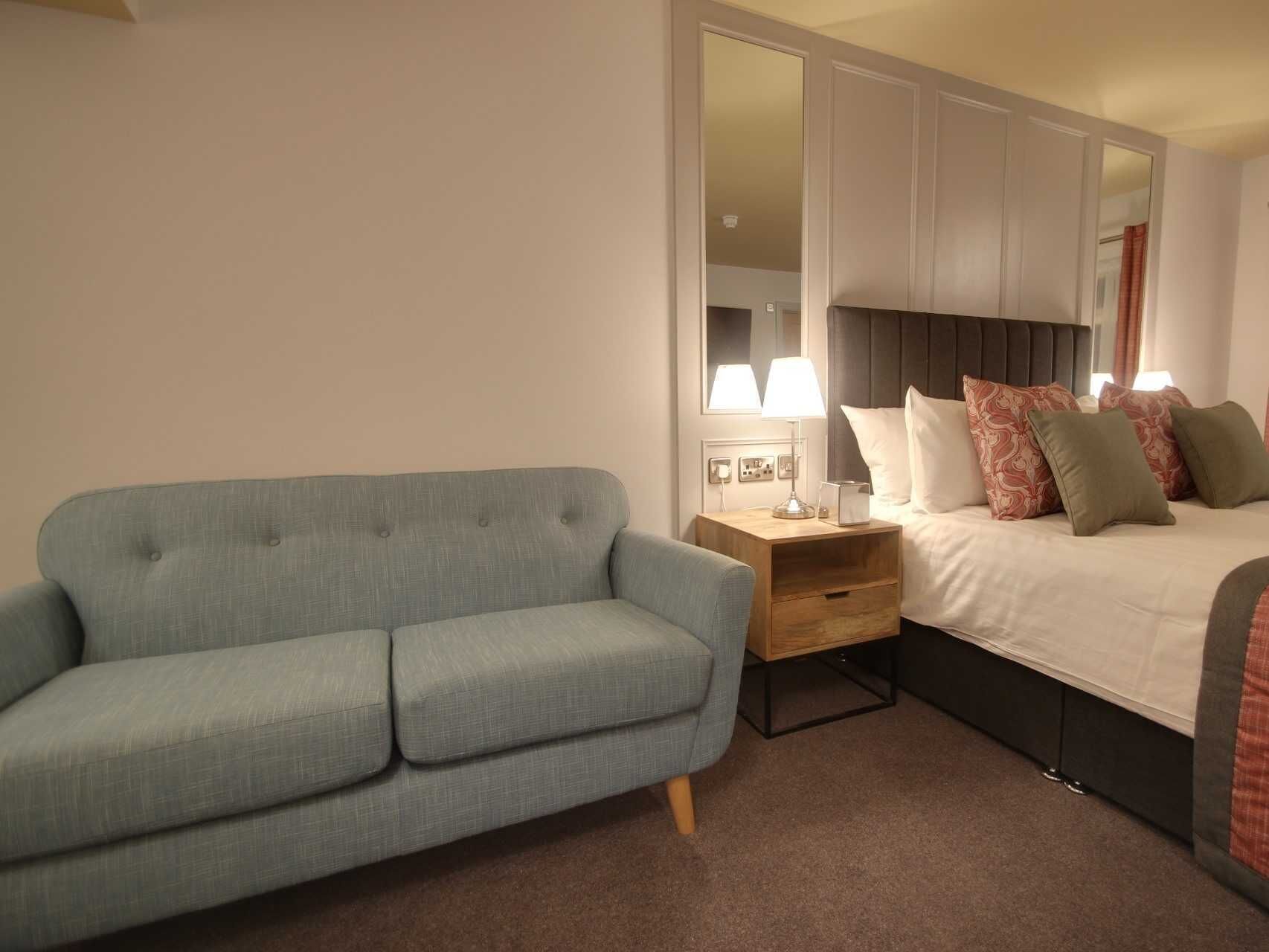 King Suite | Living area | TV