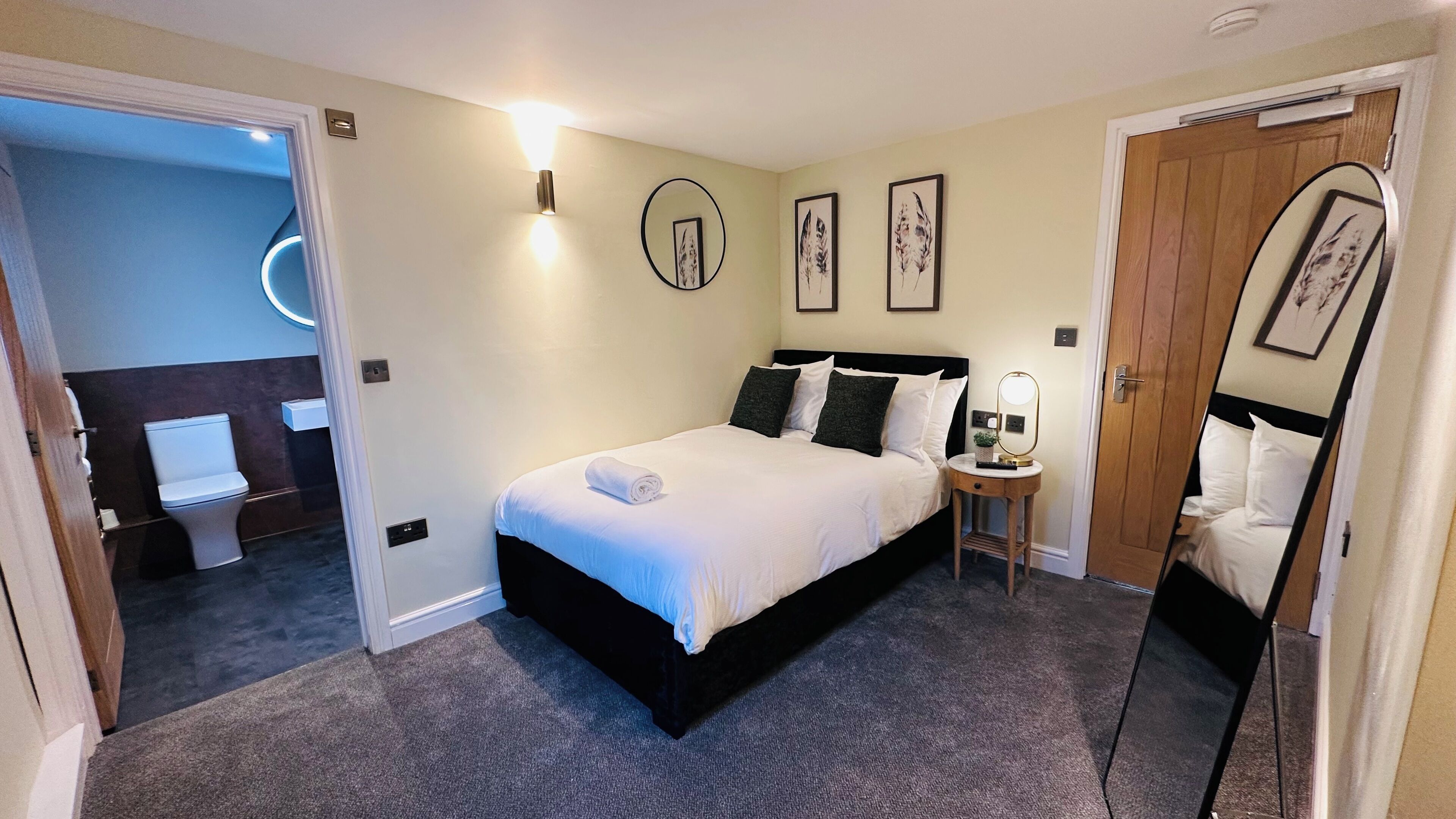 Cosy Double | Premium bedding, memory foam beds, in-room safe, iron/ironing board