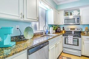 Apartment (2 Bedrooms) | Interior - 1 Mi to Beach: Grand Strand Gem w/ Patio & Pool! (North Myrtle Beach)