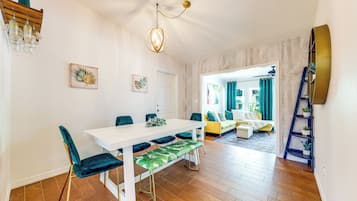 House (4 Bedrooms) | Interior