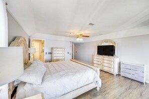 Interior - Waterfront Family Home on Cedar Creek Reservoir (Mabank)