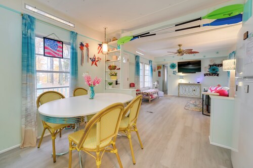 12 Mi to Skiing: Manistee Lake Cottage w/ Fire Pit