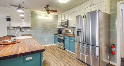 3 Blocks to Beach: Gulfport Family Home