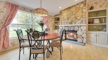 House (4 Bedrooms) | Interior