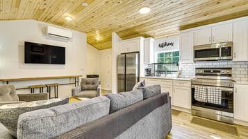 Cottage (2 Bedrooms) | Interior