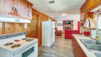 House (2 Bedrooms) | Interior