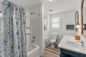 Bathroom - Salt Box: Semi-Oceanfront | Private Pool (Nags Head)