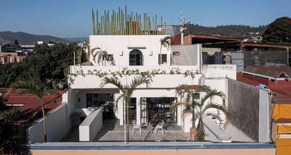 Casa Lumos - Minimalist Comfort Suites in Centro Historico
