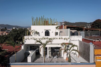 Casa Lumos - Minimalist Comfort Suites in Centro Historico