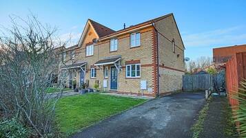 House | 3 bedrooms, desk, Internet