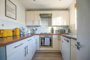 Hus | 3 soverom, skrivebord og internett