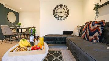 House | 3 bedrooms, desk, Internet