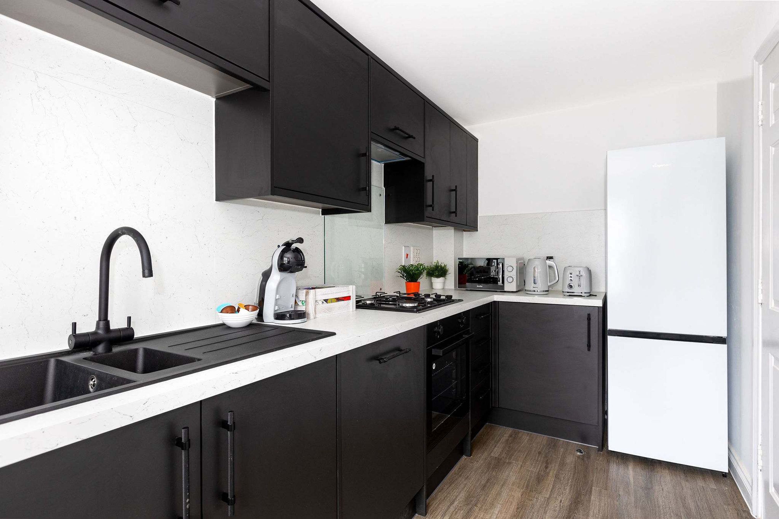 ハウス | 3 室のベッドルーム、デスク