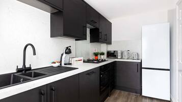 Rumah | 3 kamar tidur dan meja kerja